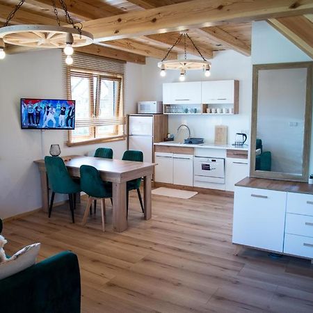 Kalinowy Sad Domki Z Jacuzzi I Sauna Mikołajki Exteriör bild