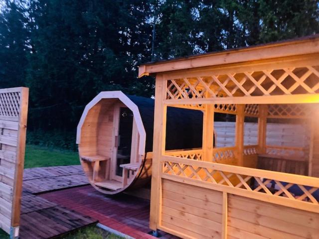 Kalinowy Sad Domki Z Jacuzzi I Sauna Mikołajki Exteriör bild